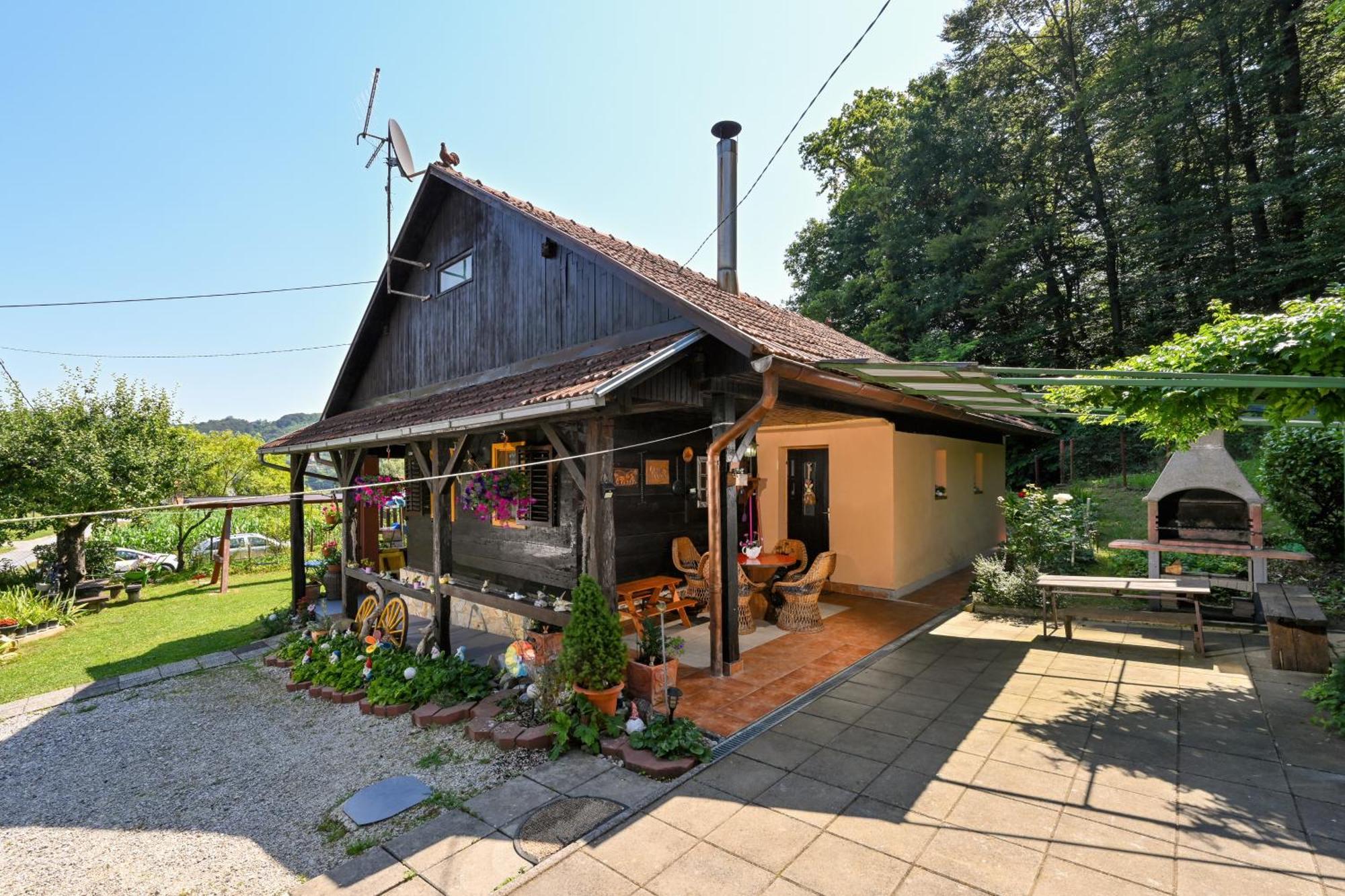 Kuca Viola, Traditional Wooden House In Tuhelj Eksteriør bilde
